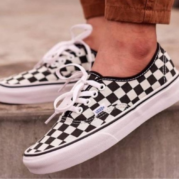 Vans original canvas lace up low-top checkered black and white sneakers - Picture 2 of 11